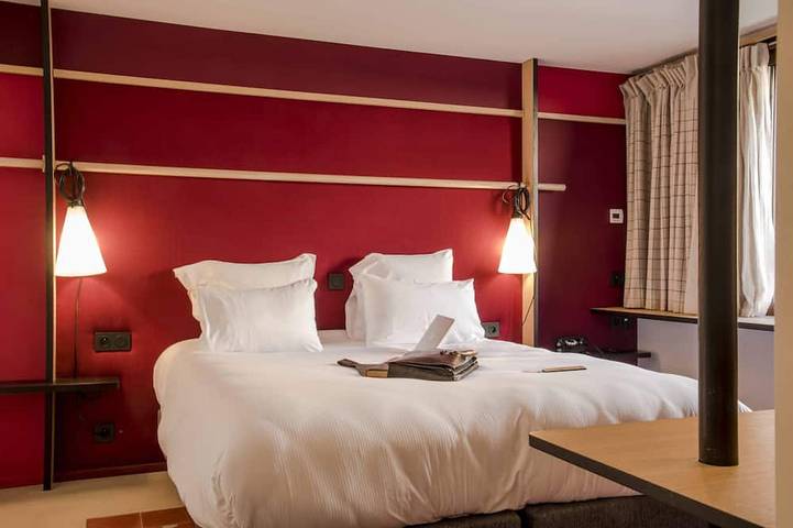 Location de vacances pour 28 personnes, avec jardin et terrasse à Saint-Cyr-au-Mont-d'Or - 2