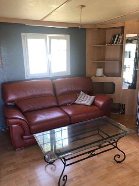 Location de vacances pour 5 personnes, avec piscine et terrasse ainsi que jardin et vue, animaux acceptés à Damiatte - 3