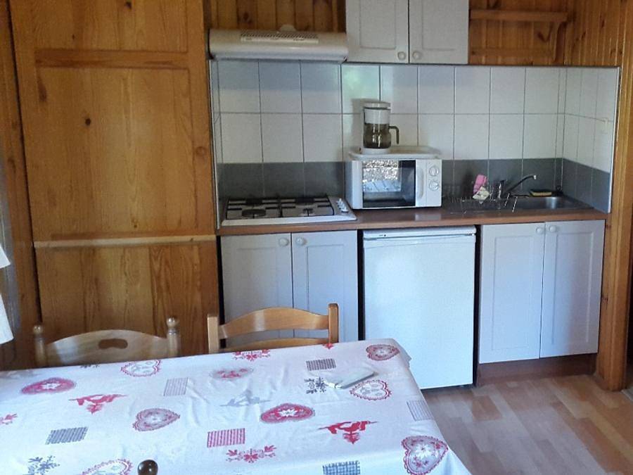 Camping La Motte Flottante - Chalet 2 personnes - 1 Chambre in La Freissinouse, Région de Gap