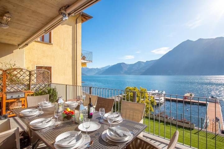 Gîte pour 8 personnes, avec Balcon ainsi que Terrasse et Vue sur le lac à Argegno - 2