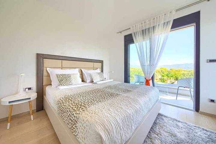 Luxus-Ferienhaus Stella mit privatem Pool in Krk Stadt, Krk