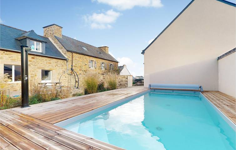 Location de vacances pour 7 personnes, avec piscine ainsi que jardin et terrasse dans Loguivy de la Mer - 4