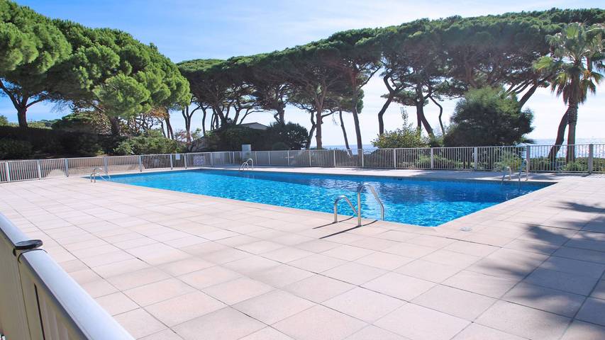 Studio für 4 Personen, mit Terrasse und Pool in Sainte-Maxime - 2