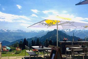 Location de vacances pour 30 personnes, avec jardin à Gersau