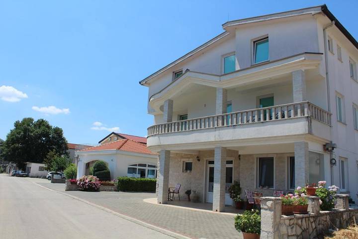 Chambre d’hôte pour 2 personnes, avec jardin ainsi que vue et balcon dans Međugorje - 2