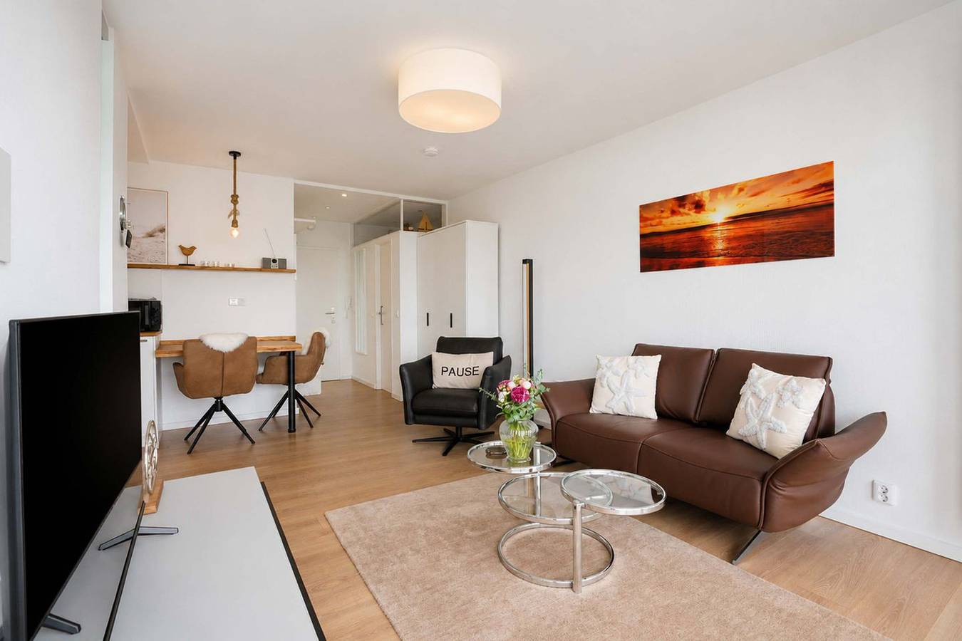 Ganze Wohnung, Hochwertiges Appartement mit Westbalkon und seitlichem Meerblick für 2 Personen in Norderney