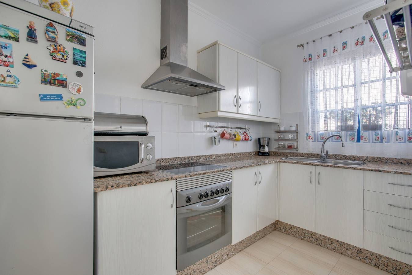 Vacation Home 'Rosa' with Private Terrace, Private Garden and Wi-Fi in Playa Blanca, Yaiza