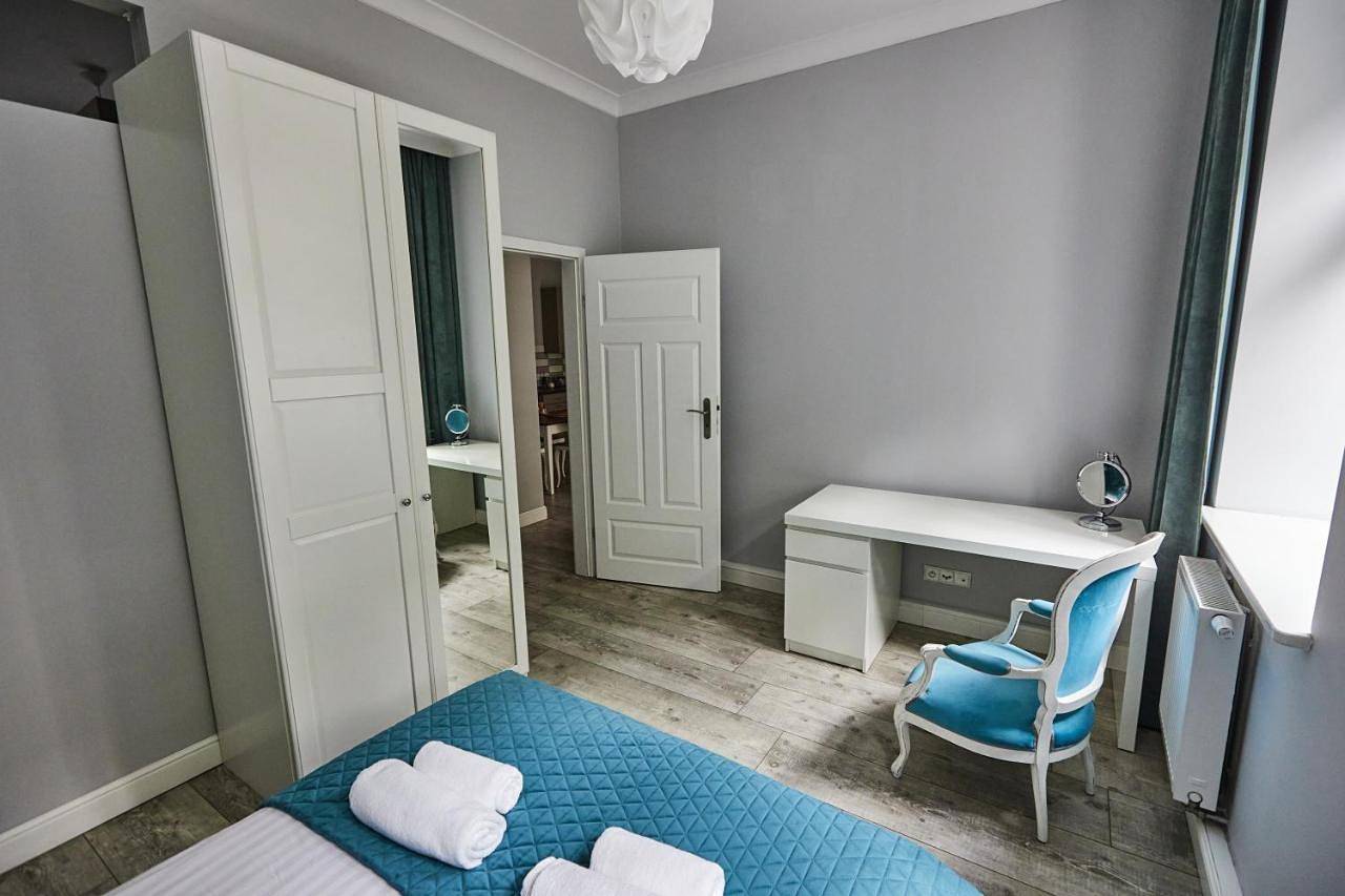Cały apartament, Niebieski Apartament De Lux dla 4 osób Chorzów Katowice in Chorzów, Śląsk