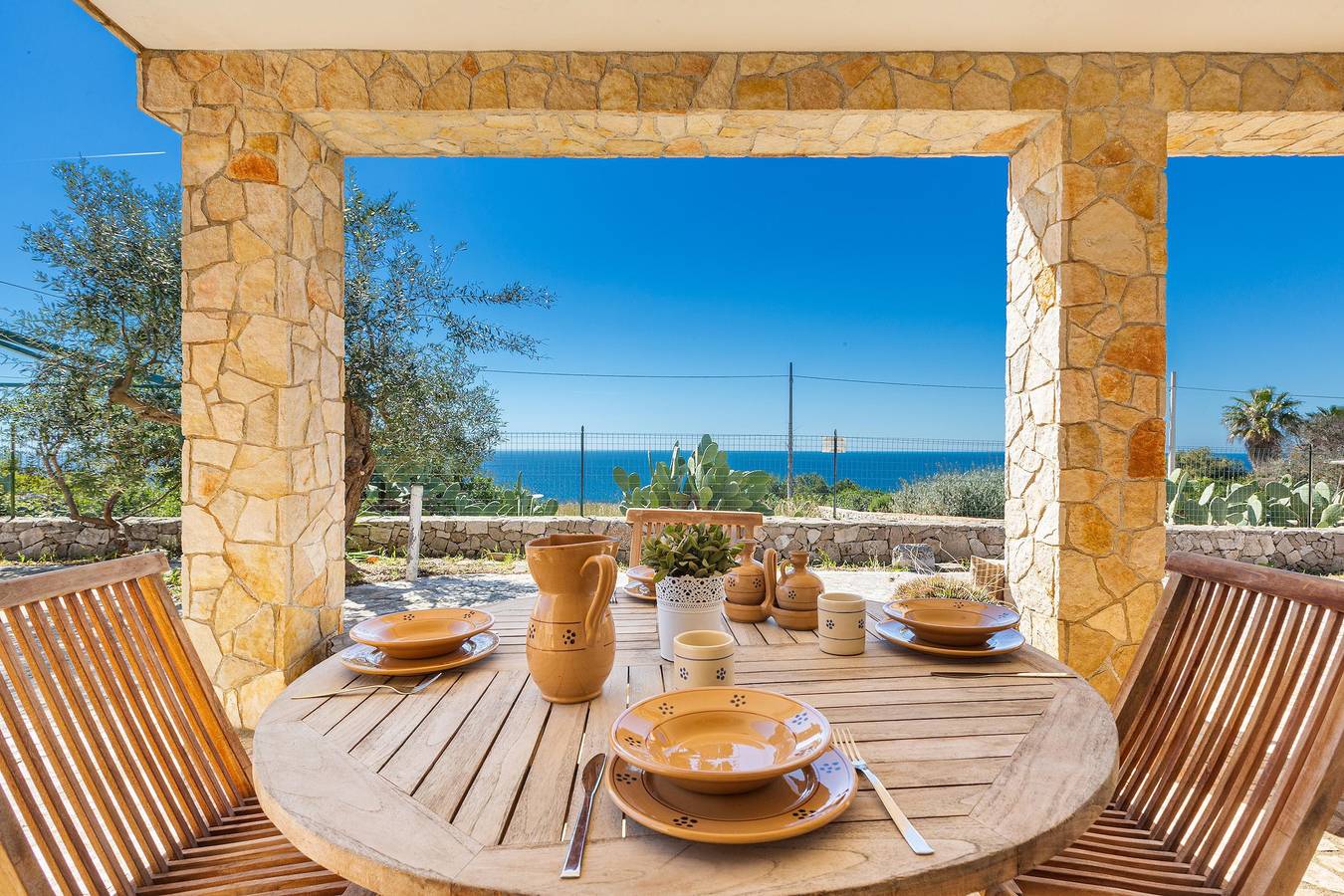 Stone Hill House by Barbarhouse in Morciano di Leuca, Golf von Tarent