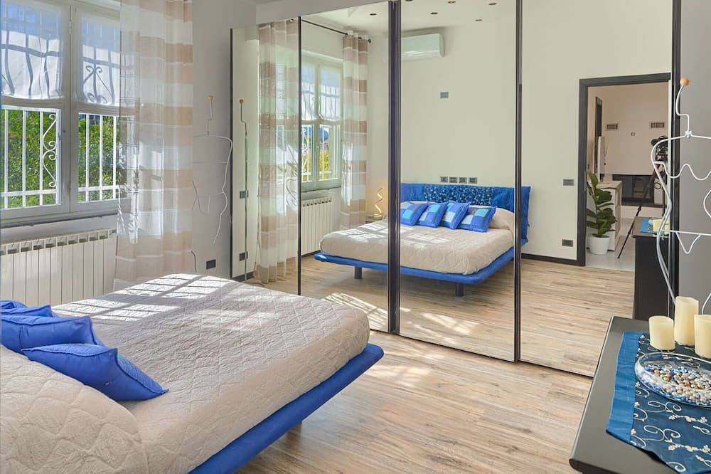 Villa La Rodina, de uso exclusivo, para 12, con piscina climatizada (compartida) in Diano Marina, Diano Marina Municipio