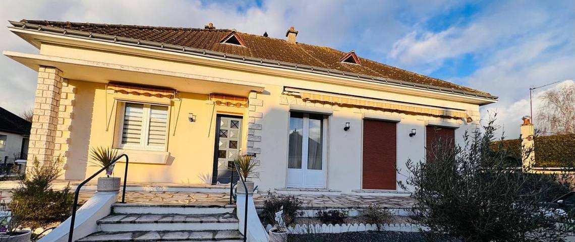 Location de vacances pour 6 personnes, avec jardin et vue, adapté aux familles à Saint-Épain - 2