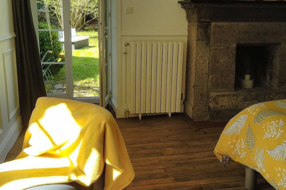 Bed and breakfast with its private garden in Suisse Normande in Athis-de-l'Orne, Athis-Val-de-Rouvre