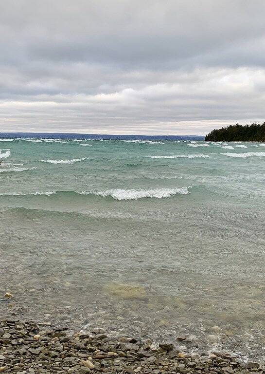 Ganze Wohnung, Am Wasser im Herzen der Innenstadt mit Garage. Ein Spaziergang zu den Stränden in Charlevoix, Charlevoix County