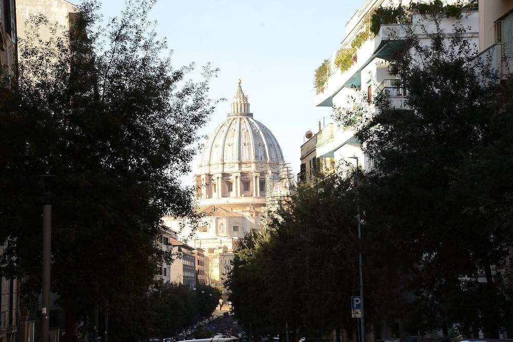 Apartamento entero, En Casa di Rosa, su hogar a tiro de piedra de San Pietro ... in Roma, Provincia de Roma