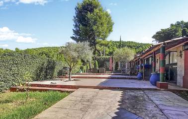 Location de vacances pour 6 personnes, avec jardin et terrasse ainsi que sauna et piscine à Le Beausset