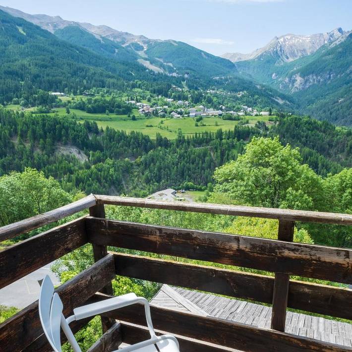 Chambre d’hôte pour 2 personnes, avec vue et jardin