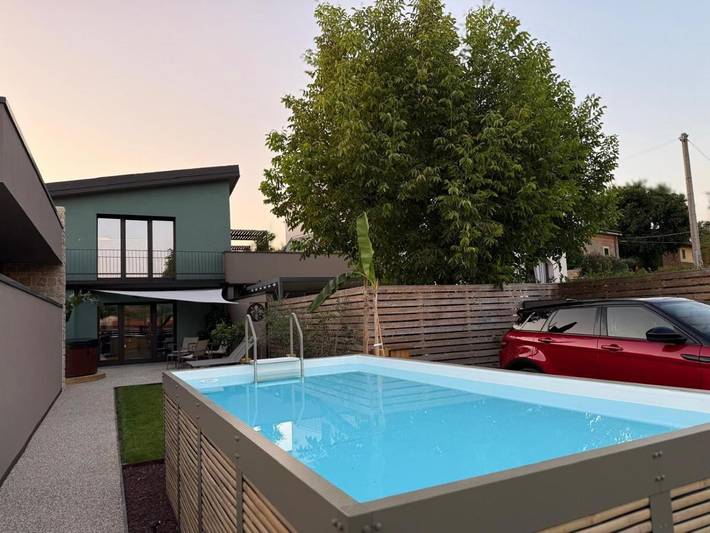 Villa per 6 persone, con balcone e giardino nonché piscina e idromassaggio in Reggello