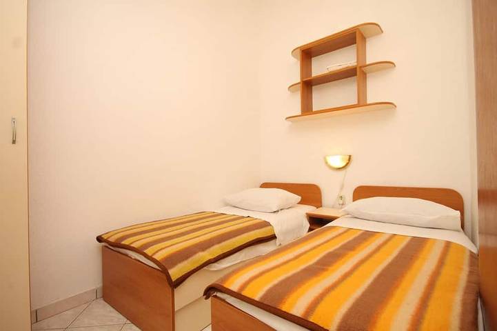 Ganze Wohnung, 2-Zimmer-Ferienwohnung am Strand Rukavac, Vis in Rukavac, Split-Dalmatien