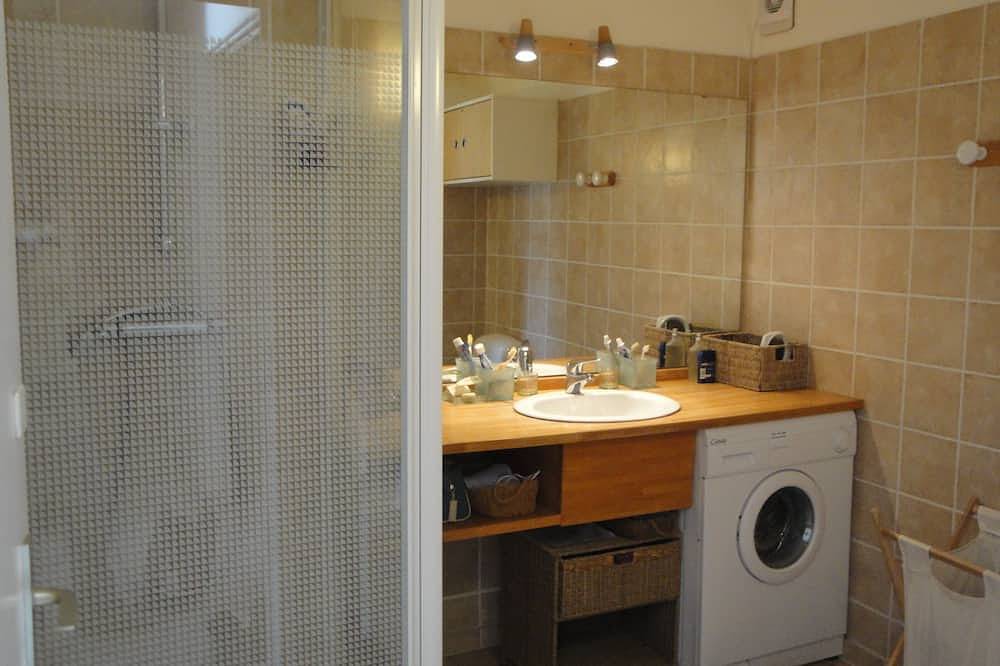 Sea views from a beautiful building, ideally located in Cassis near the harbour in Cassis, Calanques National park