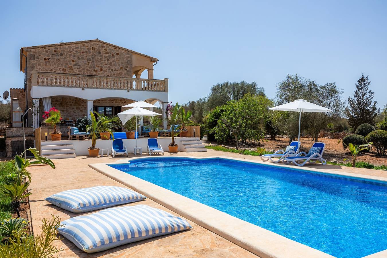Sonnenoase mit großem Pool & buchbaren Frühstück in Ses Salines, Mallorca Süden