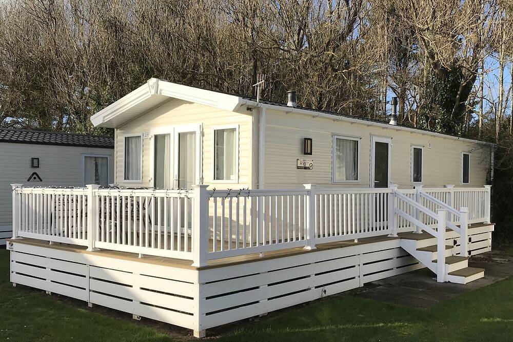 Coastal Country Park Holiday Home in Milford-on-Sea, New Forest