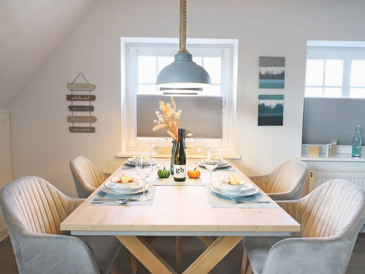 Ganze Wohnung, Renovierte, großzügige 2-Zimmer-Ferienwohnung in Westerland mit Balkon und Parkplatz in Westerland, Sylt (Gemeinde)