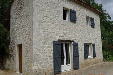 Gîte pour 2 personnes, avec jardin à Montpezat-de-Quercy