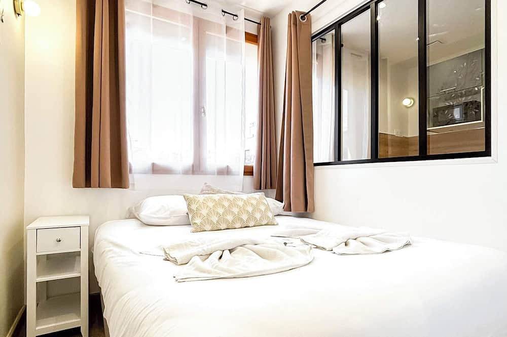 Entire apartment, Hoche A 22 - One Bedroom Apartment, Sleeps 3 in Le Pré-Saint-Gervais, Seine-Saint-Denis