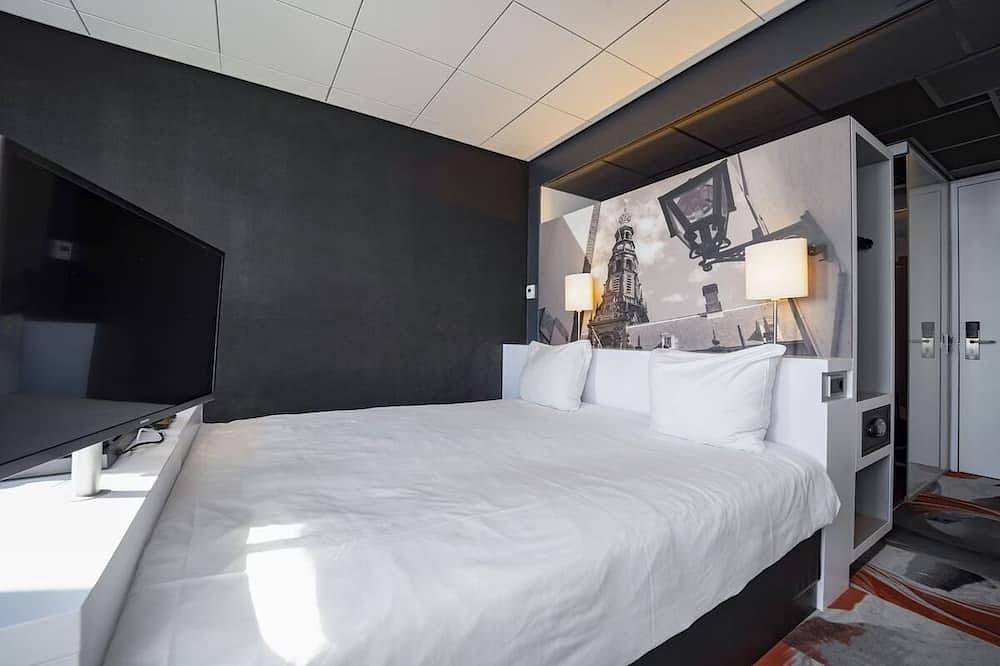 Bright Room Near Leiden Gardens with Spa and Pool in Leiden, Niederländische Nordsee