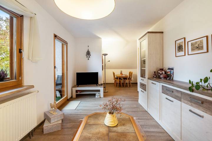 Entire apartment, Apartment "Haus im Grünen" with Private Garden, Balcony, and Wi-Fi in Oederan, Chemnitz (region)
