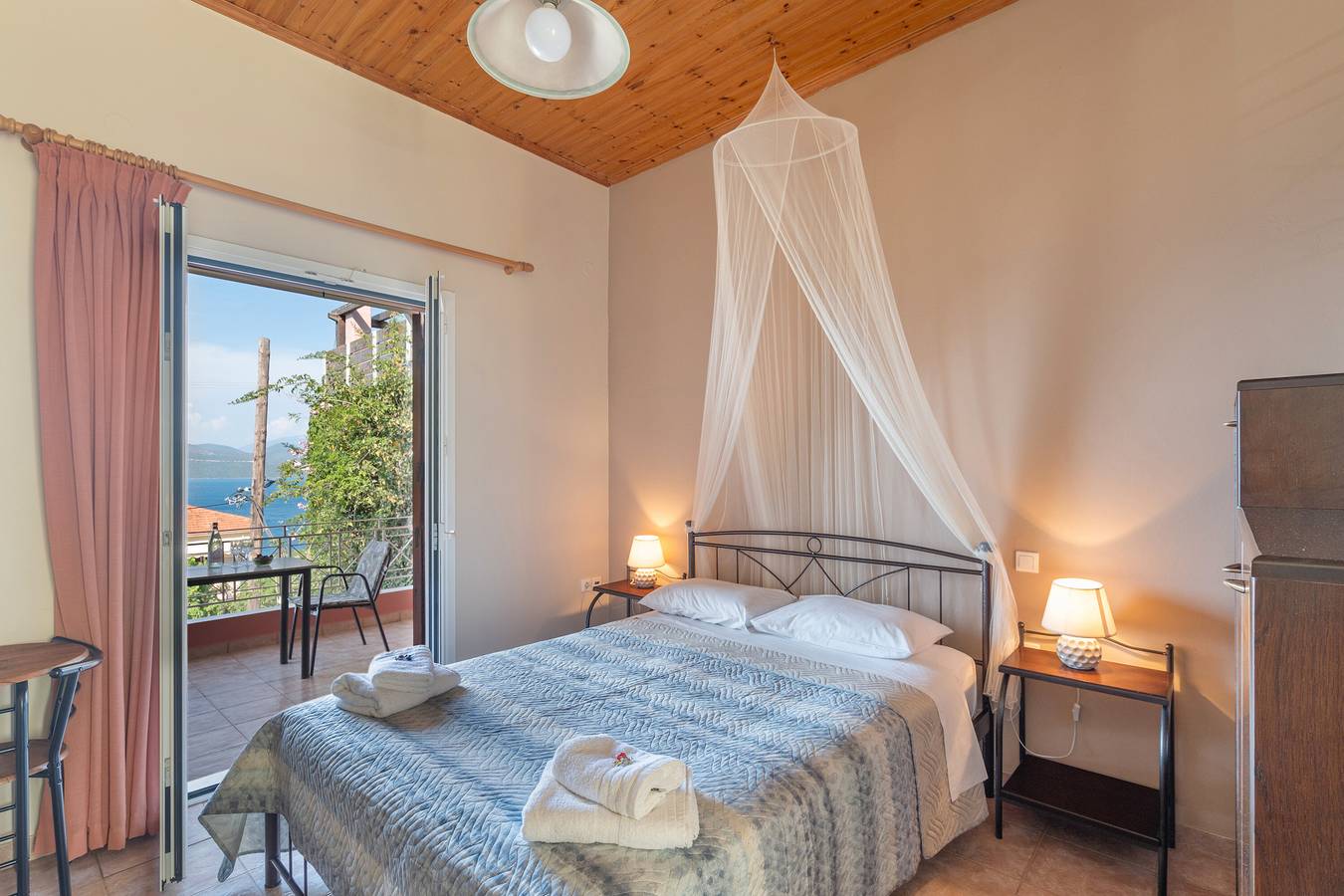 Entire studio, Studio Apartment 'Two Adults No 2' with Sea View, Wi-Fi and Air Conditioning in Nikiana, Alexandros