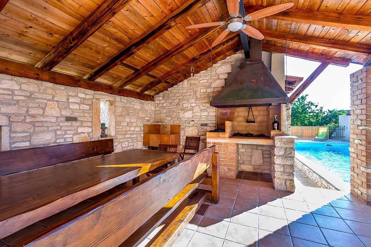 Villa mit Klimaanlage und Pool  in Medulin Stadt, Medulin