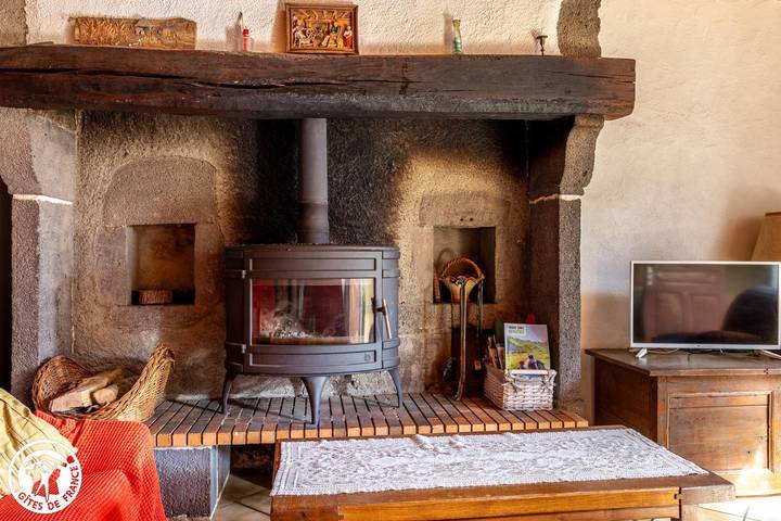 Gîte pour 9 personnes, avec jardin, animaux acceptés dans Perpezat - 3