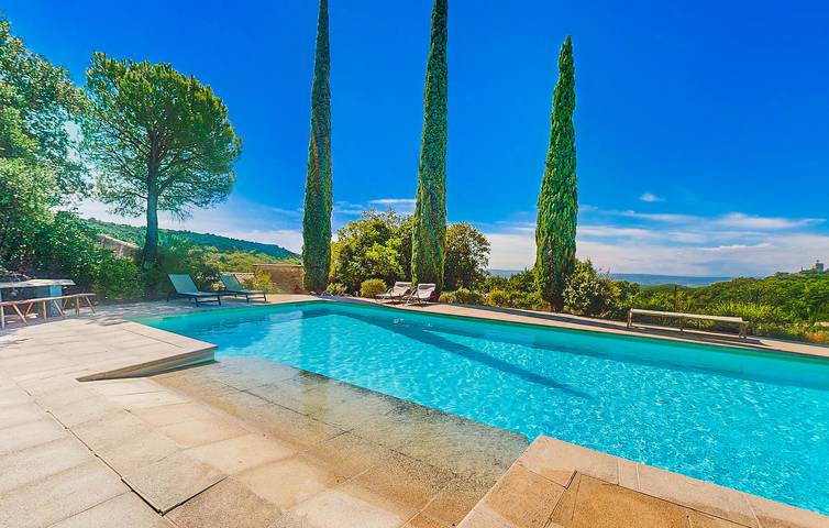 Location de vacances pour 10 personnes, avec piscine ainsi que terrasse et jardin à Clansayes - 4