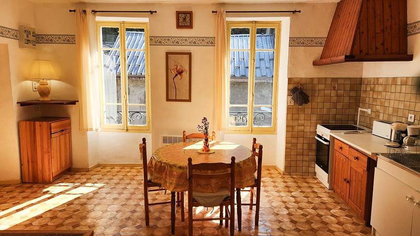 Gîte pour 3 personnes, avec Terrasse et Jardin à Méolans-Revel - 4