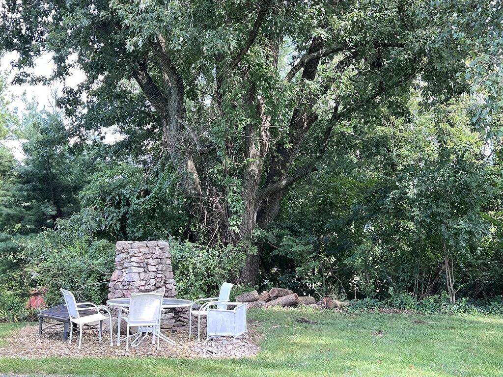 Quiet Central, Historic Farmhouse, Bed & Breakfast Suite - Suite 1 (New!) in Maryland