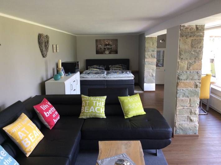 Ferienwohnung für 3 Personen, mit Balkon und Garten sowie Seeblick im Sauerland