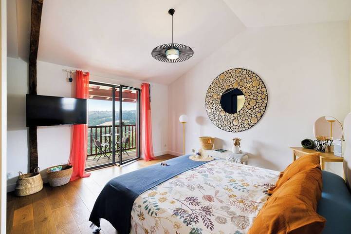 Ganze Wohnung, Spacious Baïgura studio, mountain views, direct access to pool & spa in Hasparren, Bayonne und Umgebung