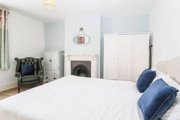 Log Cabin for 2 People in Hastings, East Sussex, Photo 3