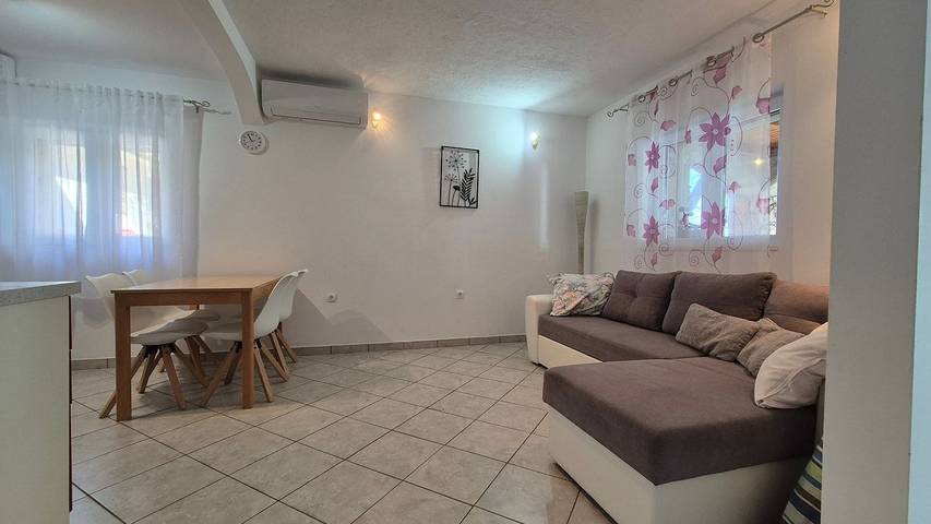 Ferienwohnung für 3 Personen, mit Terrasse, mit Haustier auf Hvar - 2