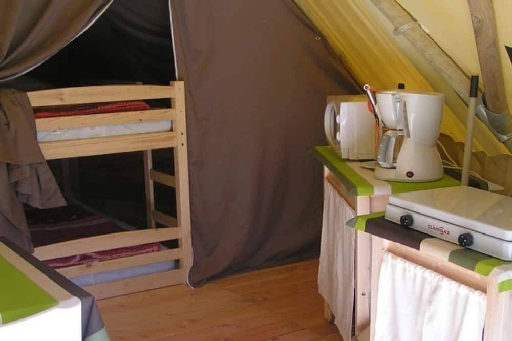 Zecamping 3 étoiles piscine chauffée locatif Bbq 19m2 in Argentonnay, Deux-Sèvres