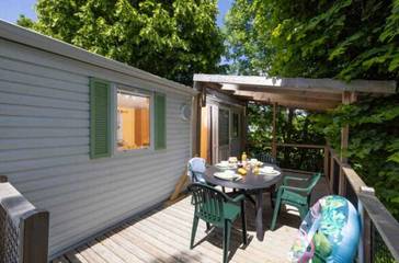 Camping pour 4 Personnes dans Murol, Région de Besse-et-Saint-Anastaise, Photo 1