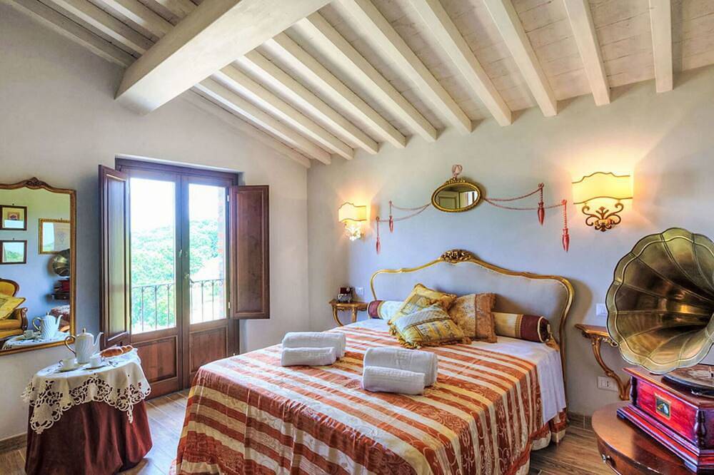 Alleinstehendes Ferienhaus mit Klimaanlage, privatem Pool,  W-Lan, Tv, Terrasse, Panoramablick in Iano, Florenz Provinz