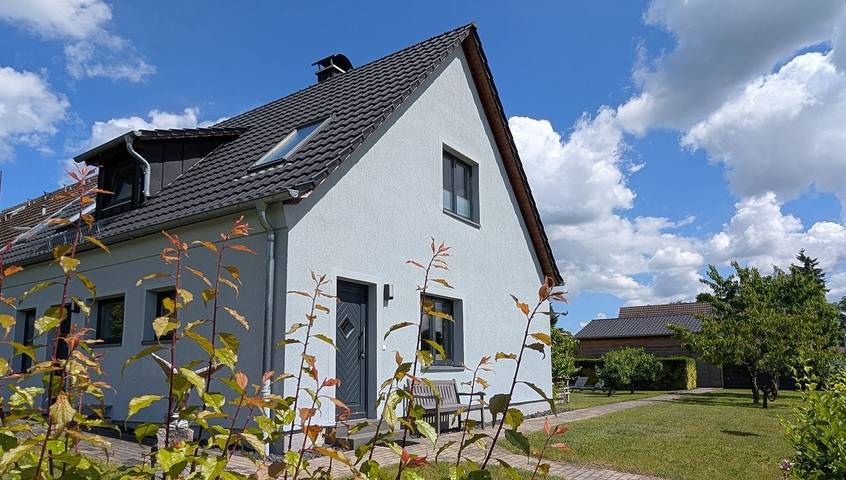 Ferienwohnung für 2 Personen, mit Seeblick und Garten an der Müritz