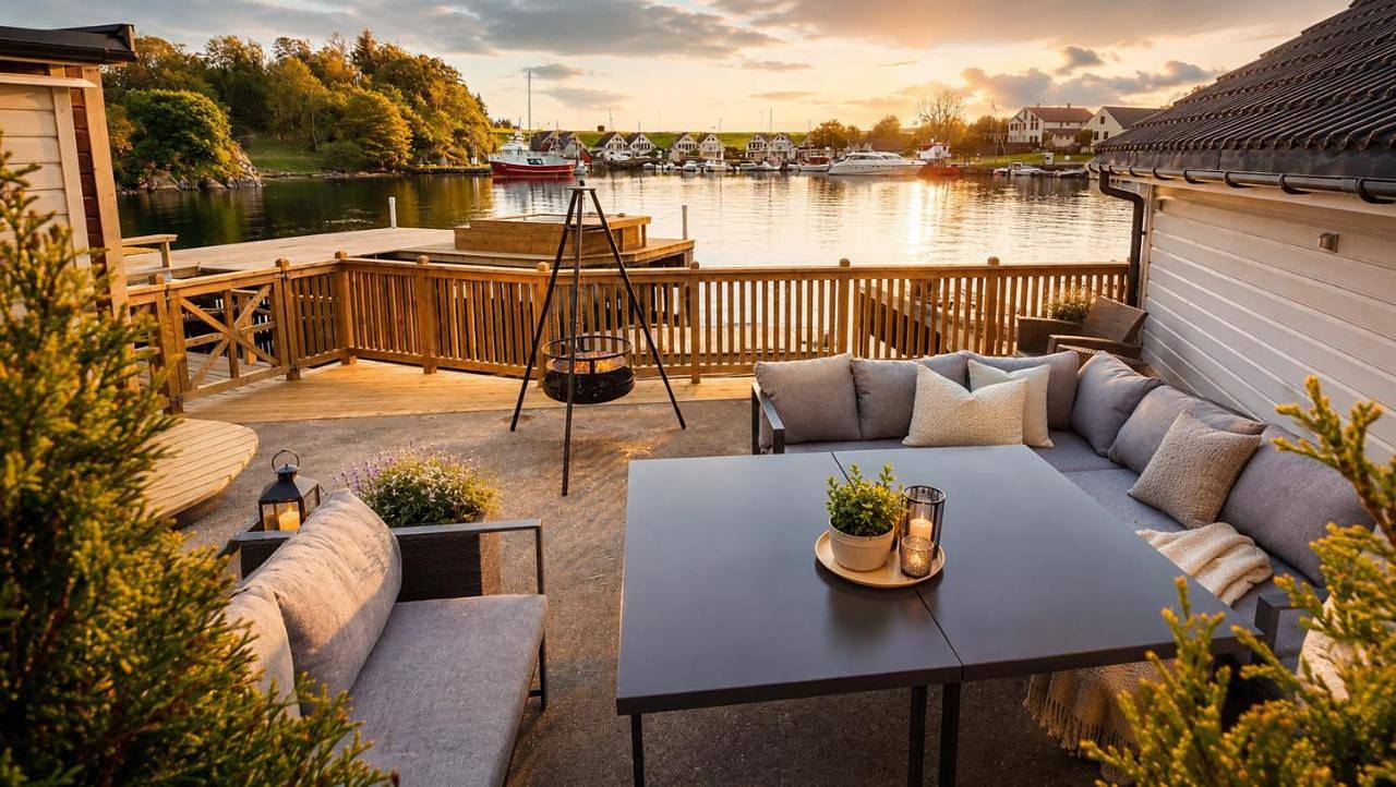 Big Waterfront Cabin - Sauna & Spa - Near Bergen - Sleeps 18 in Askøy