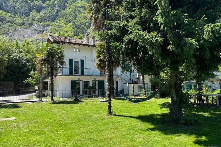 Maison de vacances pour 4 personnes, avec jardin à Mandello del Lario