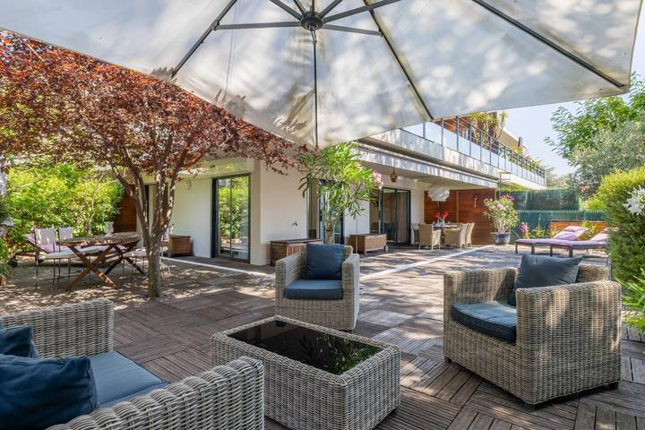 Ferienwohnung für 4 Personen, mit Terrasse und Garten sowie Pool in Nizza - 2