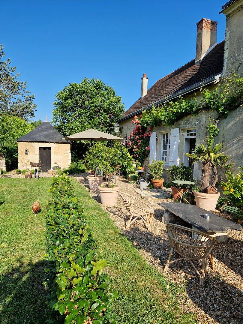 Le Presbytère - La chambre bleue in Cléré-les-Pins, Vallée de la Loire