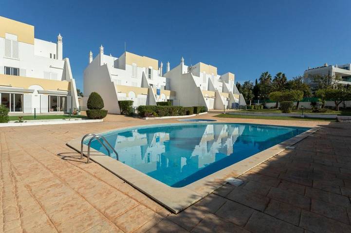Maison d’hôte pour 6 personnes, avec Balcon ainsi que Jardin et Piscine à Albufeira - 4