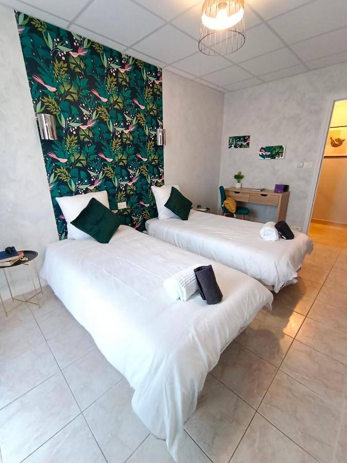 Appartement entier, Savana Lodge, Wi-Fi, Parking Privé et Calme, Sortie 12 Chanas in Chanas, Région de Vienne